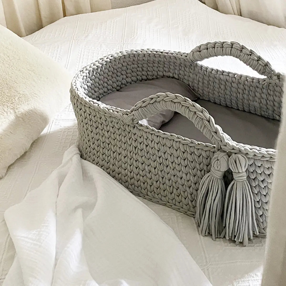 Avaline Baby Basket/Bassinet | Moon Grey