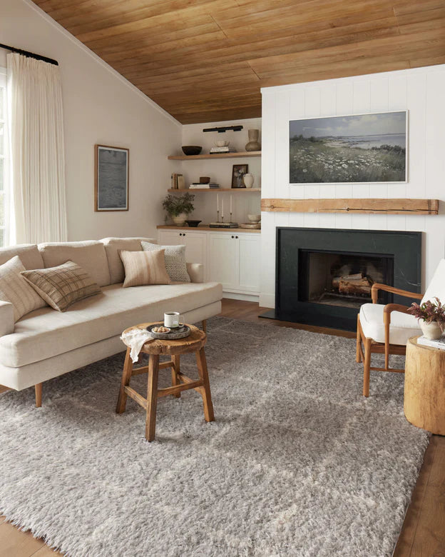 Amira Rug | Silver & Ivory