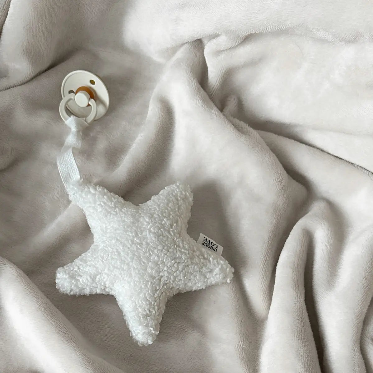 Boucle Pacifier Clip