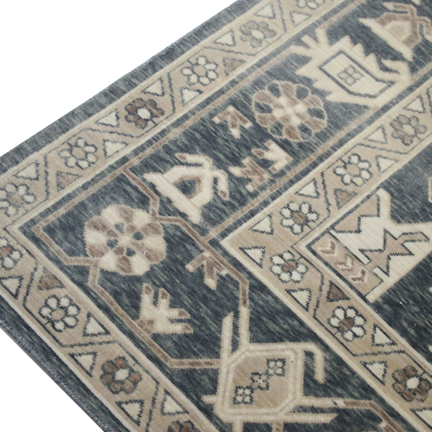 Wilton Giza Rug | Charcoal & Ivory