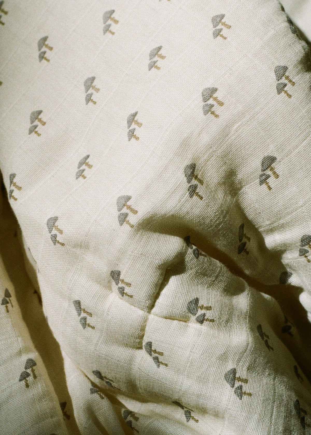 Muslin Crib Quilt & Sham | Mushroom