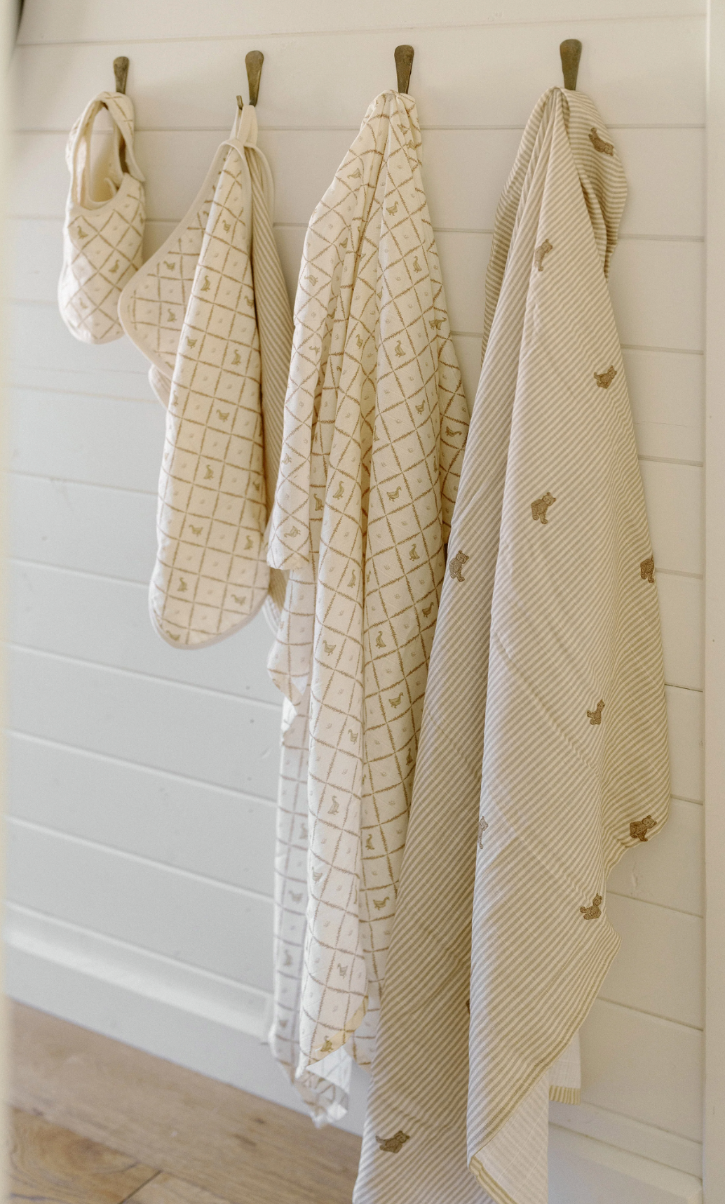 "Bear & Duck" Muslin Swaddles