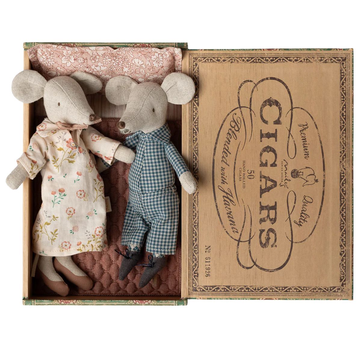 Grandma & Grandpa Mice in Cigarbox
